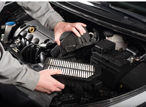 Cathain ar chóir an scagaire aeir a athsholáthar?